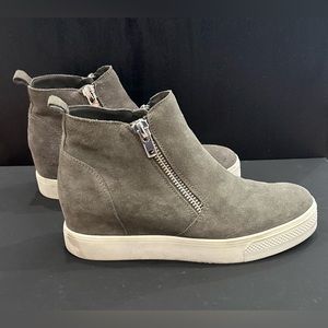 Gray Steve Madden Wedges